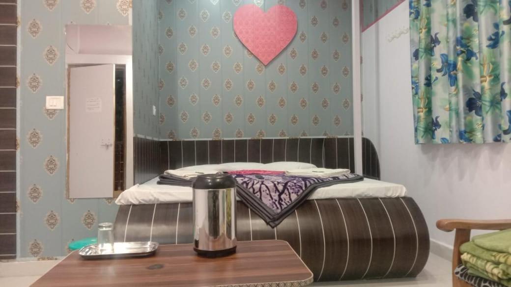 Hotel Rajvihar Pachmarhī Oda fotoğraf
